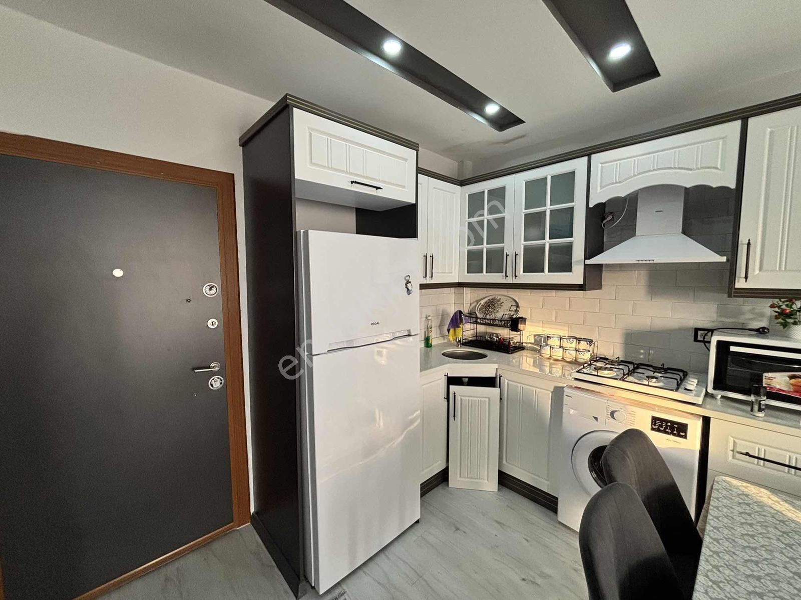 Bulvar Üzeri Az Katlı 1+1 Lüx İşçilik Balkonlu Eşyalı Kiralık - Görsel 5