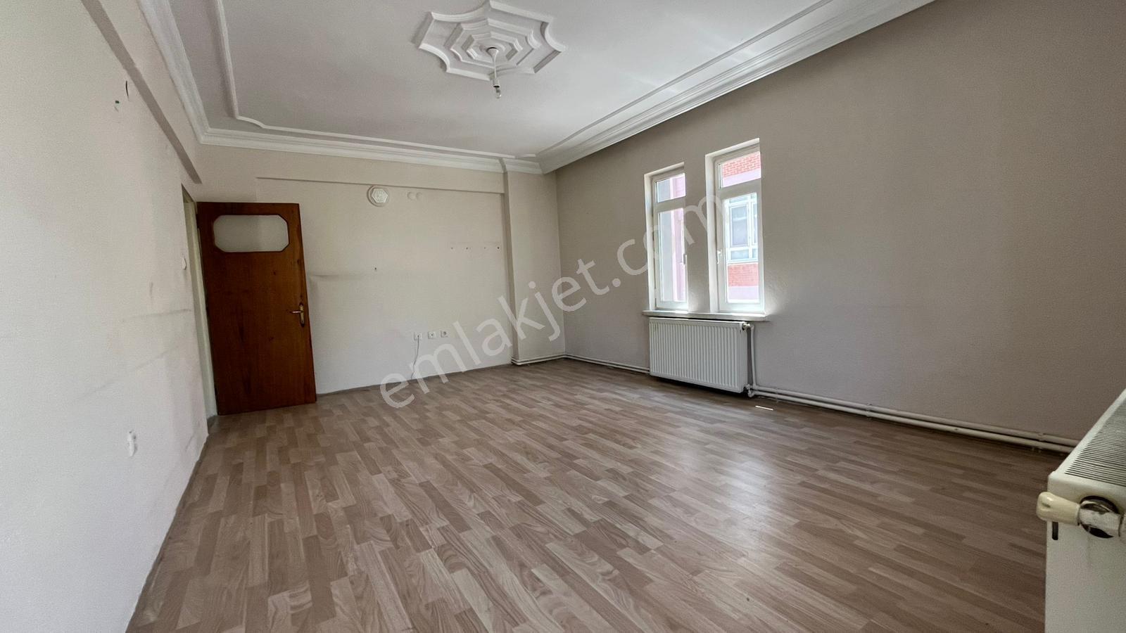 Ayazmana Mahallesi Cadde Üzerinde Asansörlü Kiralık 3+1 Daire - Görsel 3