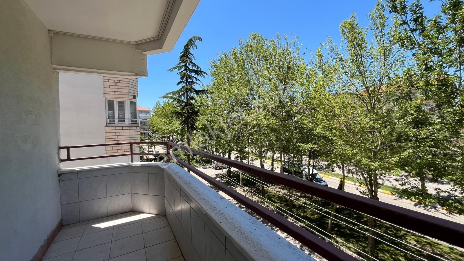 Ayazmana Mahallesi Cadde Üzerinde Asansörlü Kiralık 3+1 Daire - Görsel 12