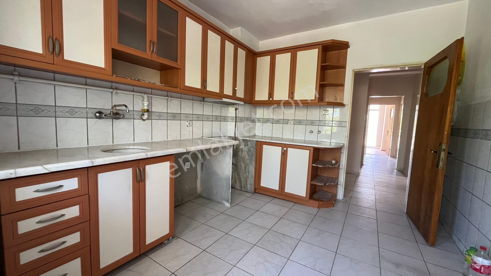 Ayazmana Mahallesi Cadde Üzerinde Asansörlü Kiralık 3+1 Daire - Görsel 4