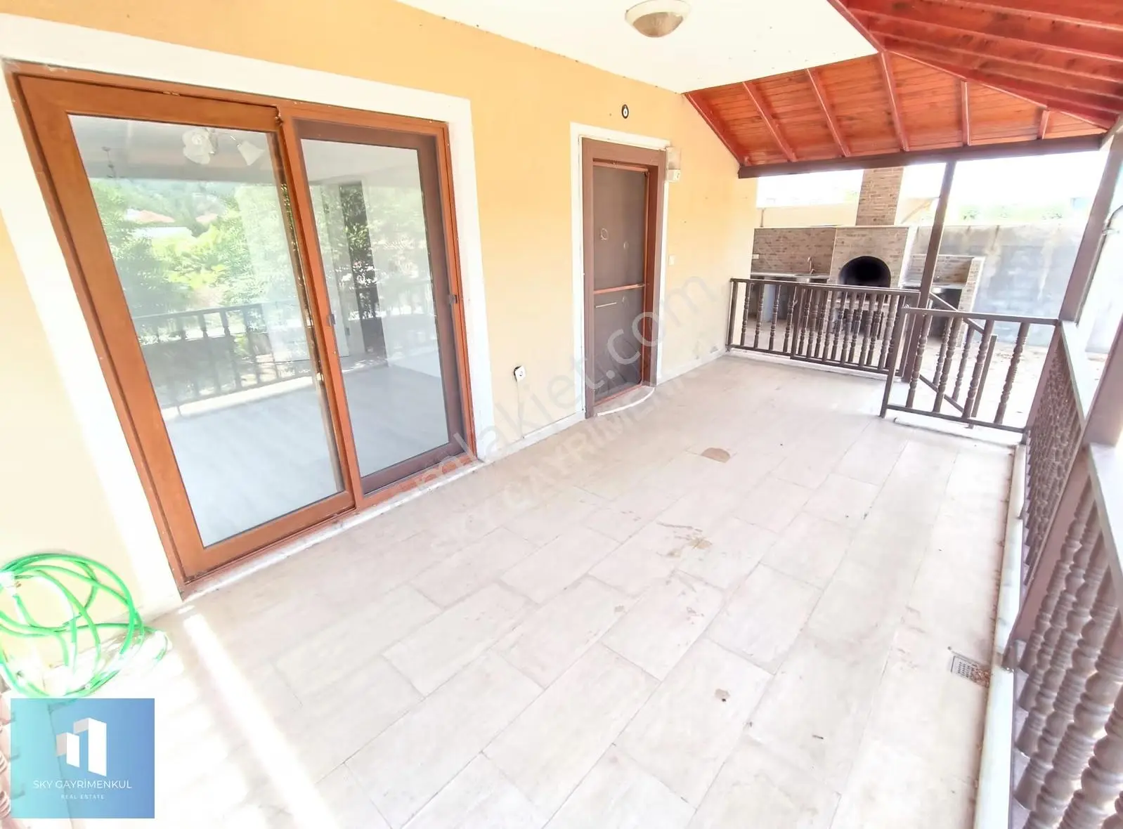 Sky'dan Ula Çıtlık'da Çok Güzel Konumda Kiralık 3+1 İkiz Villa