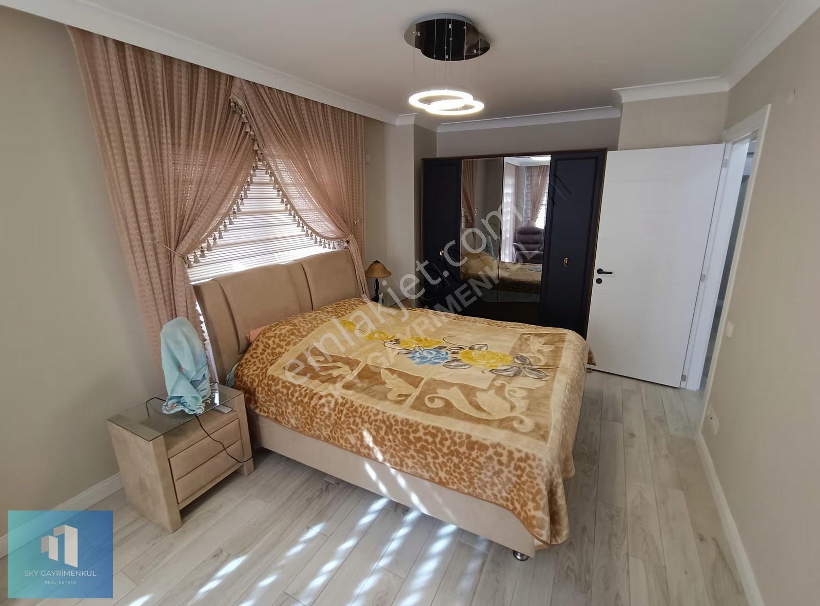 Sky'dan Havuzlu Ve Güvenlikli Sitede Kiralık Lüks 4+1 Daire - Görsel 13