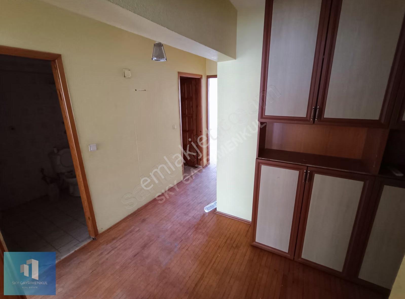 Sky'dan Ortaca'da Merkezi Konumda Geniş Kiralık 3+1 Düz Daire - Görsel 13