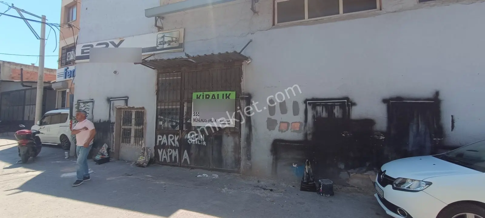 Karabağlar Yunus Emre Mh. Yeşillik Cad. Dibi 550 M2 Büyük Dükkan