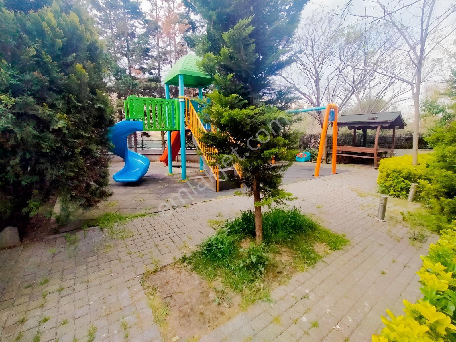Tuzla Aydınlı Trio Sitesinde Bahçe Katı 3,5+1 Daire - Görsel 9