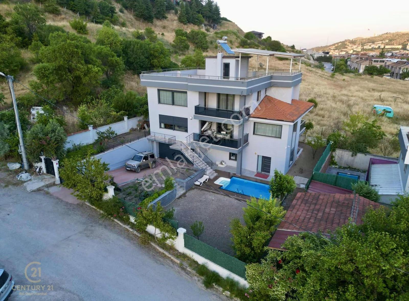 642 M2 Arsa İçinde Özel Havuzlu Teraslı 6+1 Satılık Lüks Villa - Görsel 2