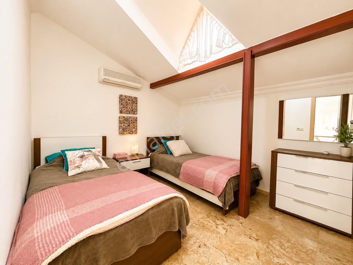 Alanya Mahmutlar Denize Sıfır Deniz Manzaralı Dubleks 4+1 Satılık Daire - Görsel 11