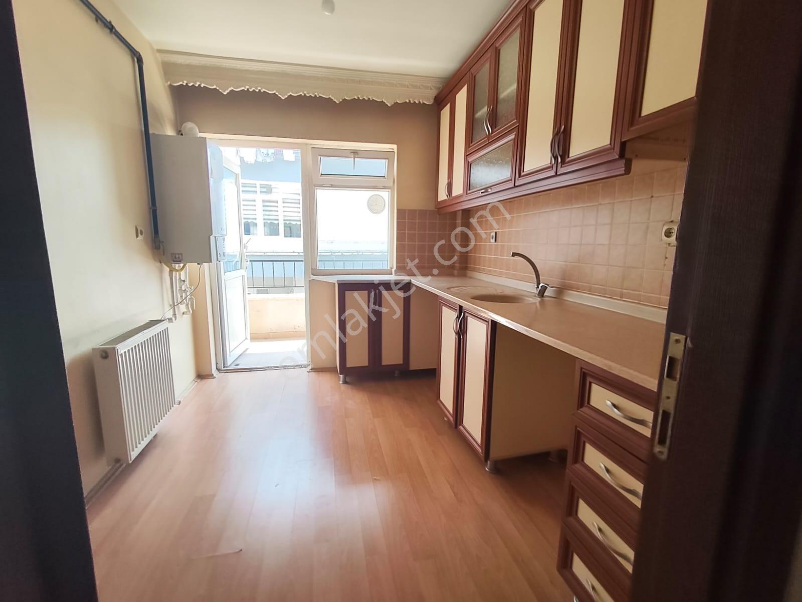 Yılmaz Gayrımenkulden Kıralık 2+1 Cadde Üzeri Ön Cephe - Görsel 31