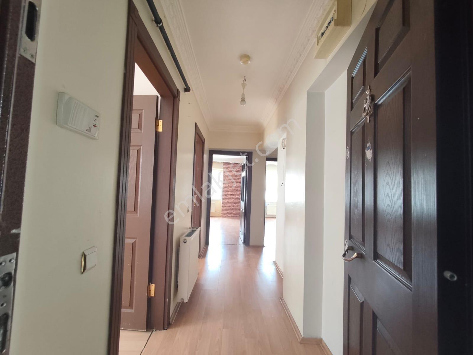 Yılmaz Gayrımenkulden Kıralık 2+1 Cadde Üzeri Ön Cephe - Görsel 15