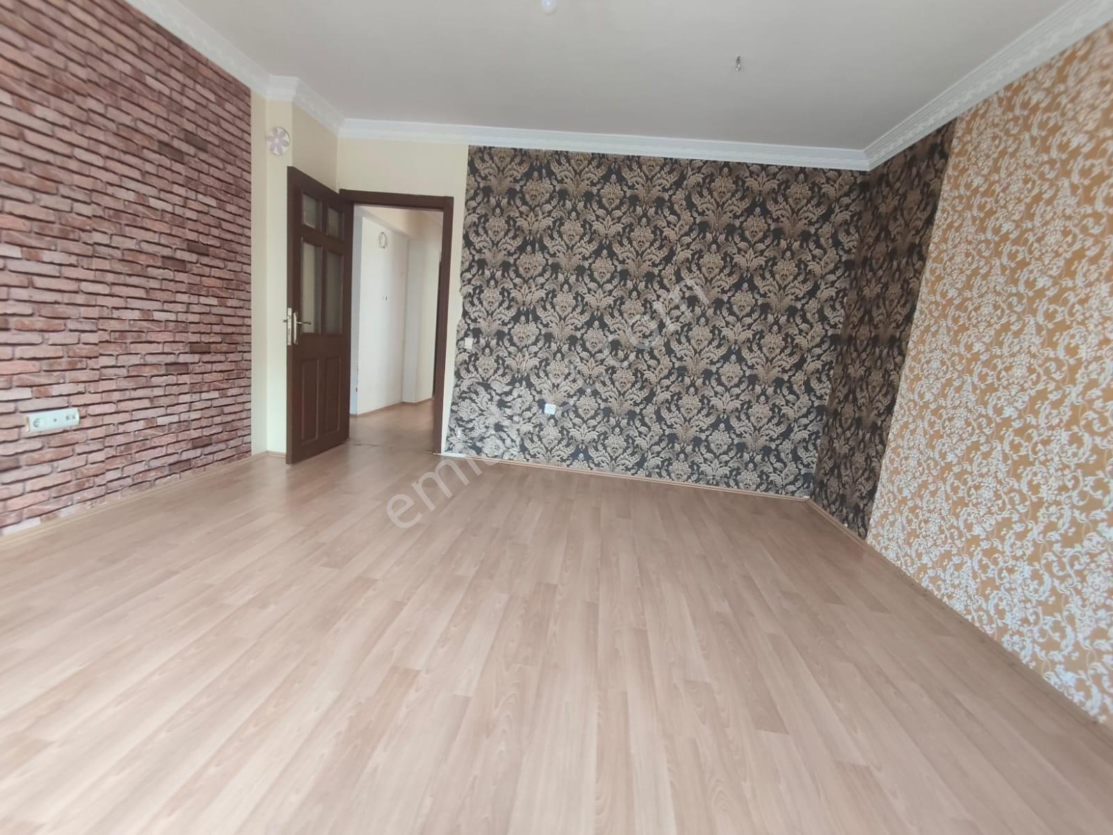 Yılmaz Gayrımenkulden Kıralık 2+1 Cadde Üzeri Ön Cephe - Görsel 9