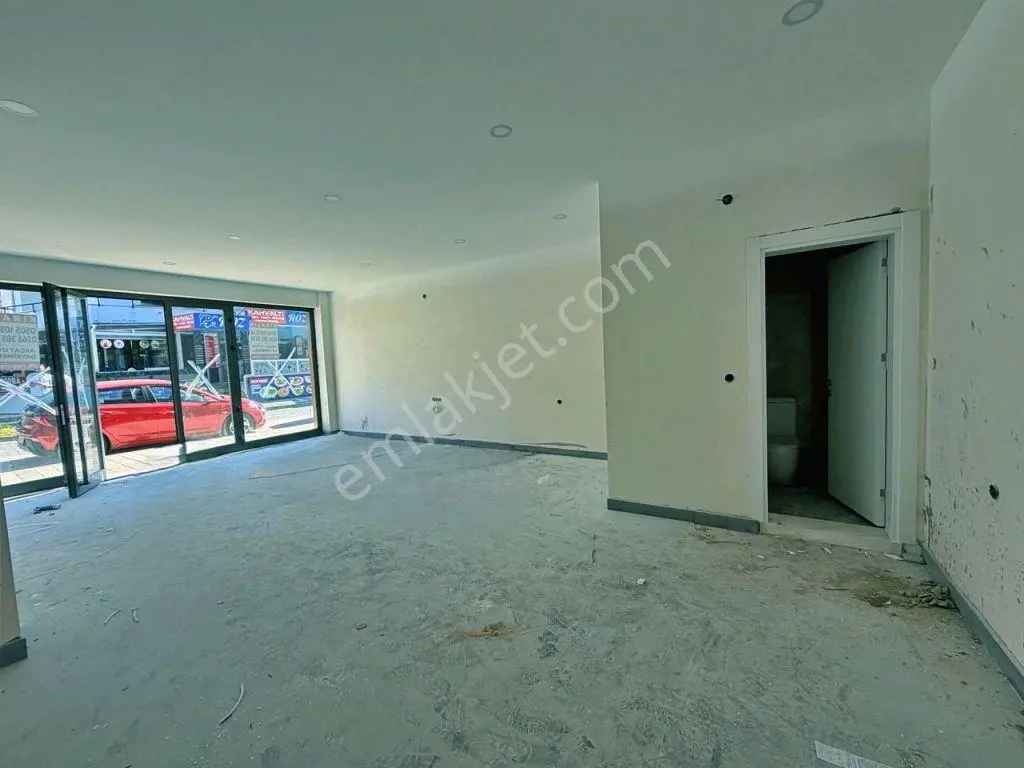 Uytundan Burhaniye İskele Kordonda Kiralık Lüks Dükkan - Görsel 3