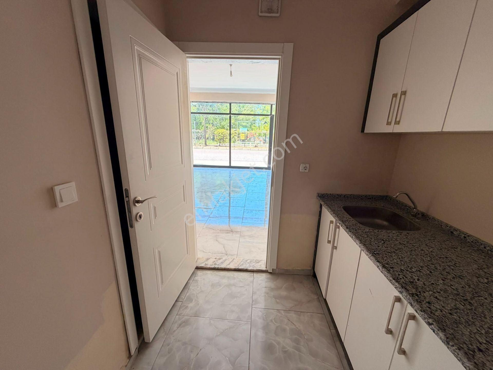 Yatırım Fırsatı! Ana Cadde Cepheli Satılık 50 M² Dükkan - Görsel 16