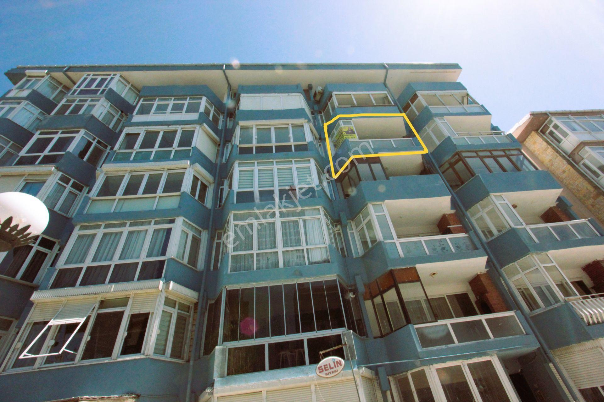 Yatırım Fırsatı Büyükçekmece Kamiloba'da Deniz Manzaralı Satılık Daire