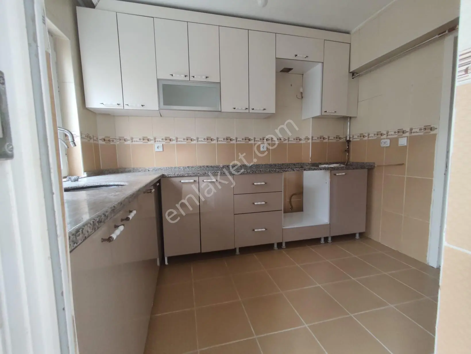 Yılmaz Gayrımenkulden Ful Yapılı Kıralık 2+1