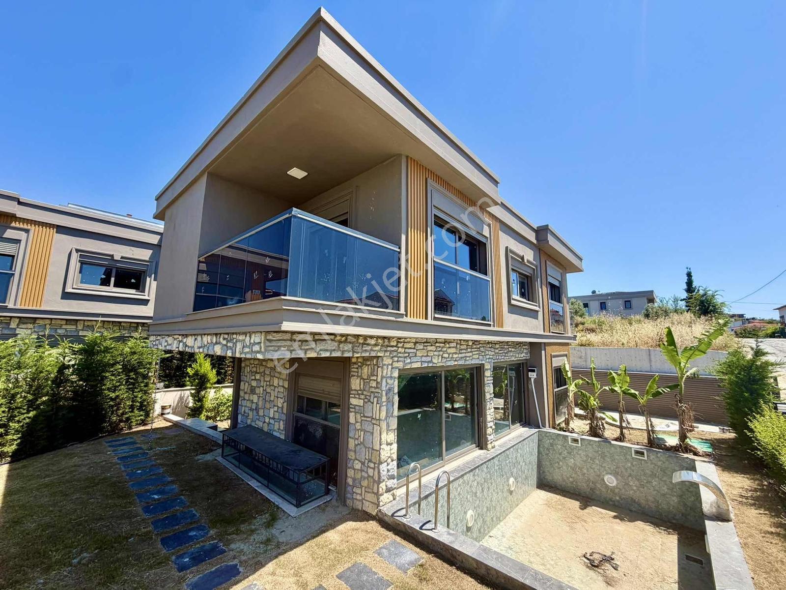 Kuşadası Yaylaköy'de Deniz Manzaralı Hamam Saunalı Villa - Görsel 12