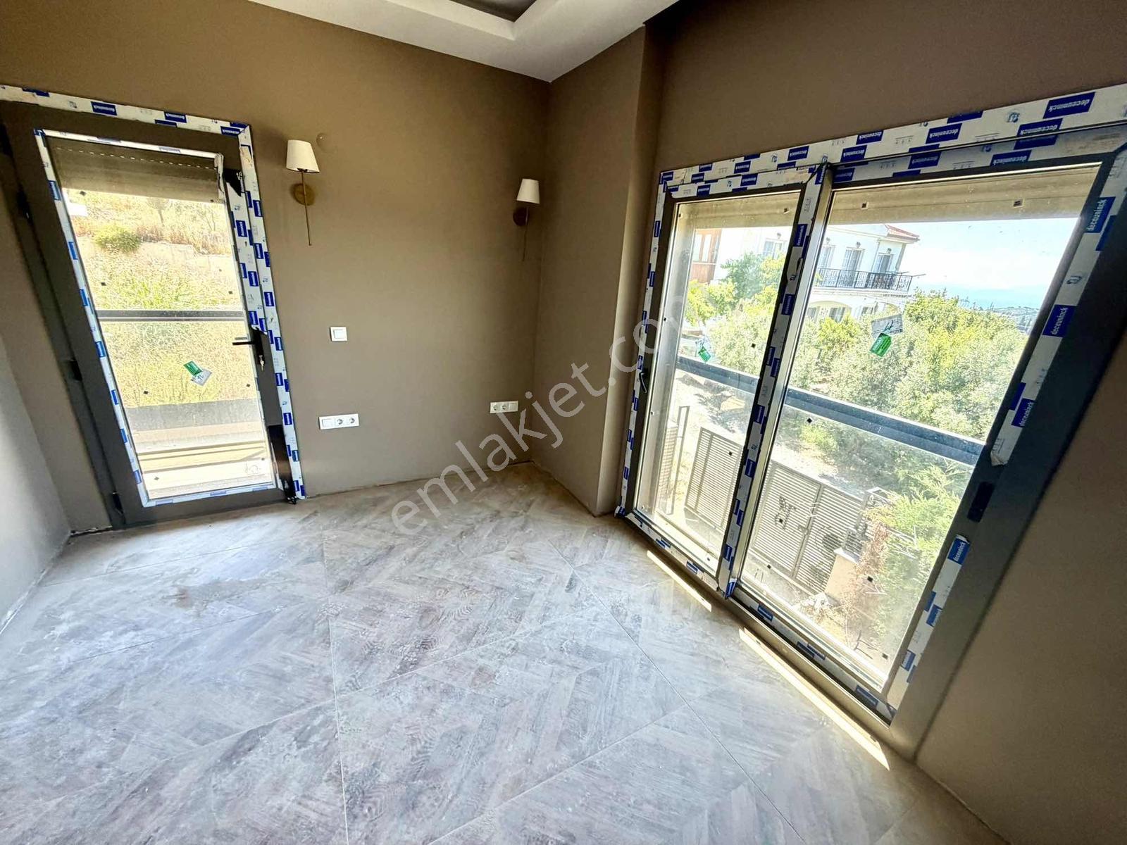 Kuşadası Yaylaköy'de Deniz Manzaralı Hamam Saunalı Villa - Görsel 21