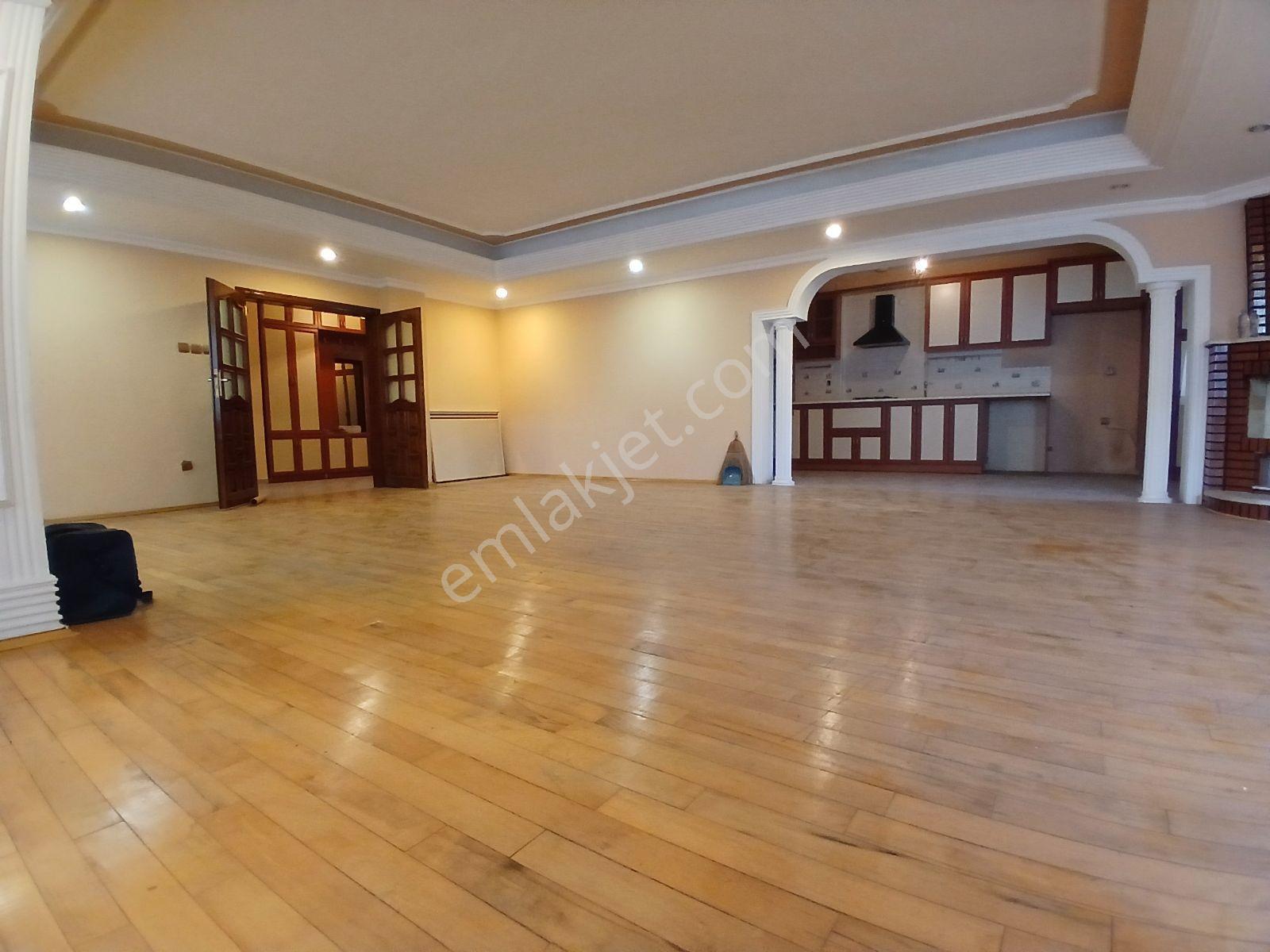 140m2 Çift Ailenin Yaşaya Bileceği 1alan