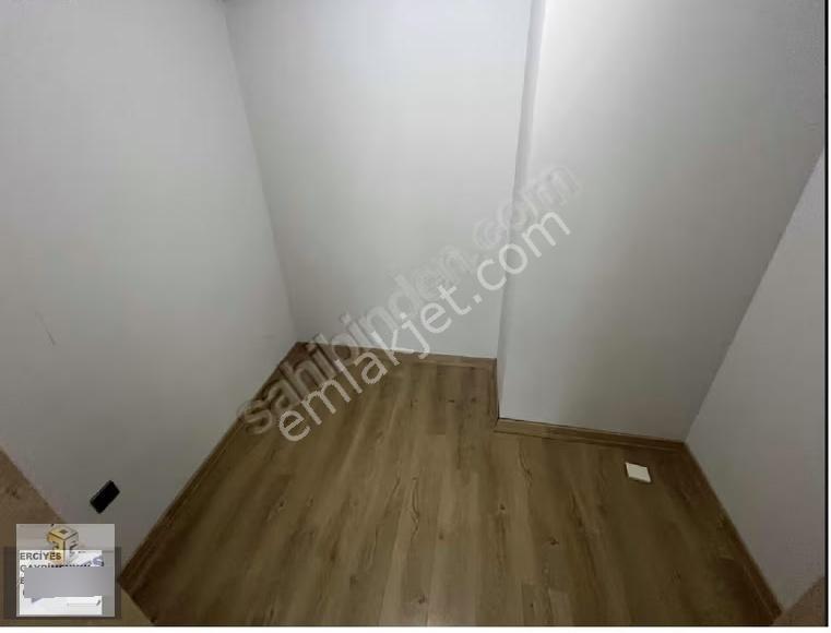 İzmit Akpınar Kiptaş Çınar Evlerinde 2+1 Arakat Kiracılı Daire - Görsel 2