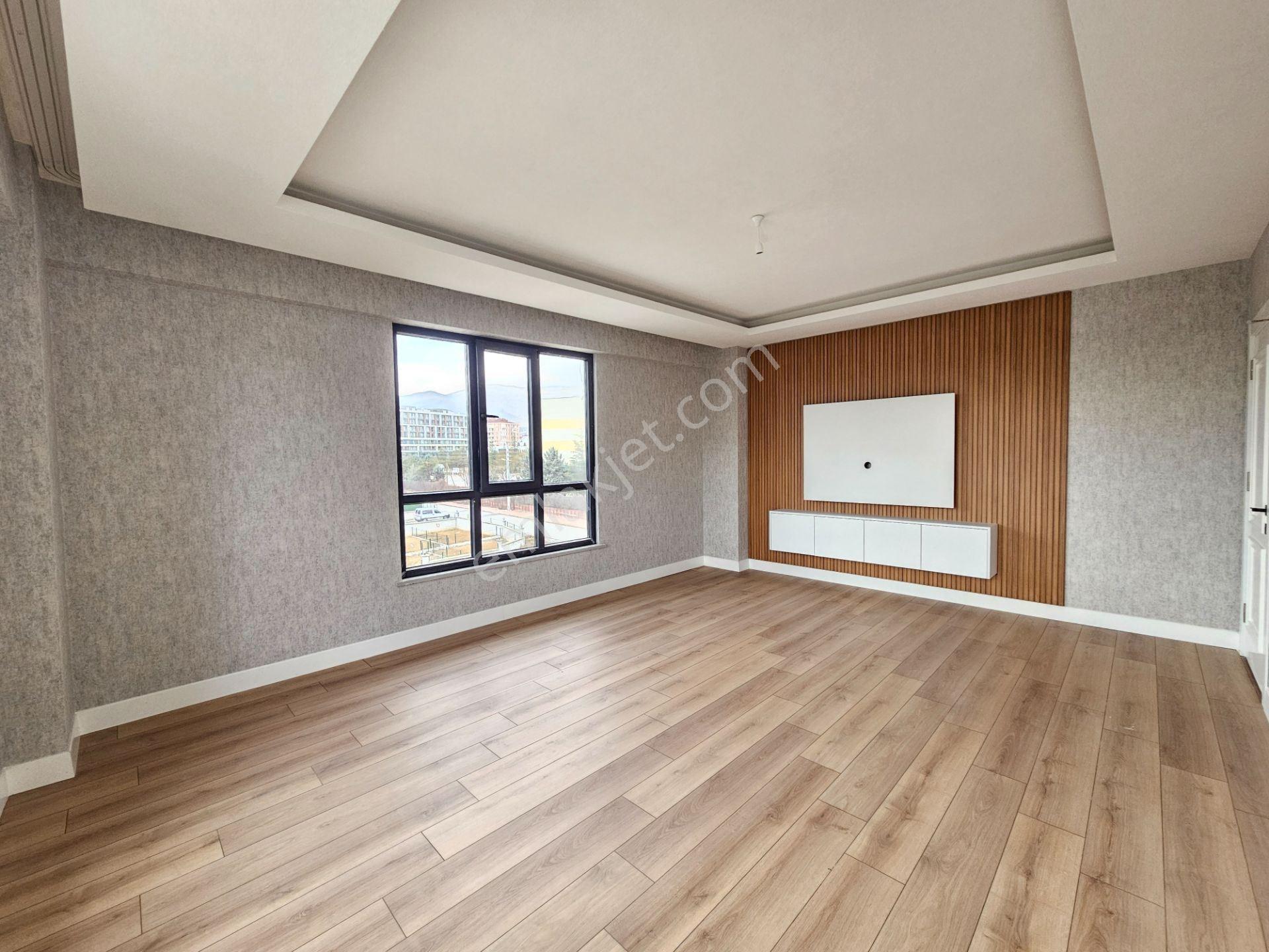 Kızartma Balkonlu Yemek Odalı Site İçi 3+1 Ultra Lüks Daireler - Görsel 28