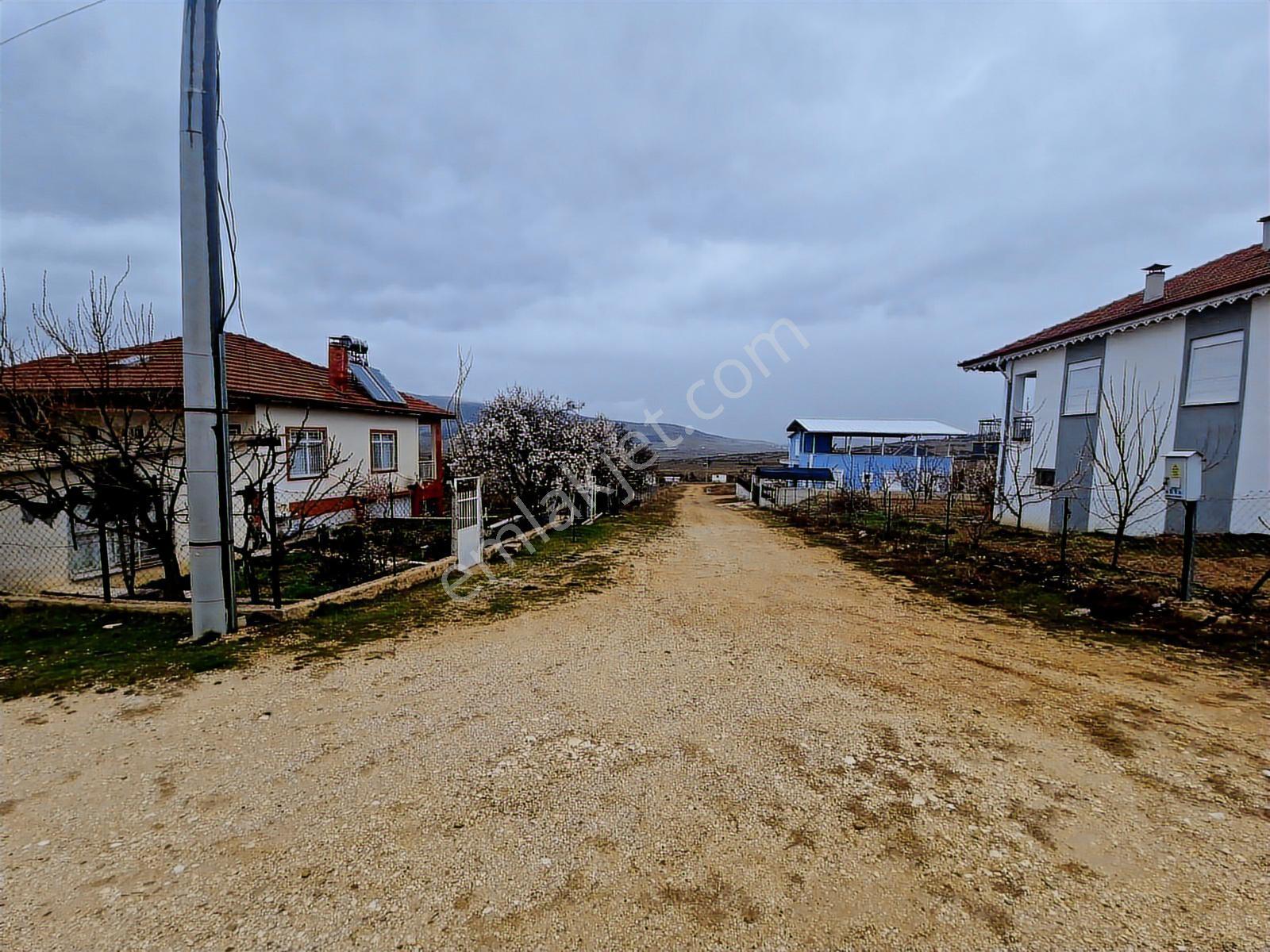Bozovada 819 M² Villalık Arsa Elektrik Su Hazır - Görsel 8