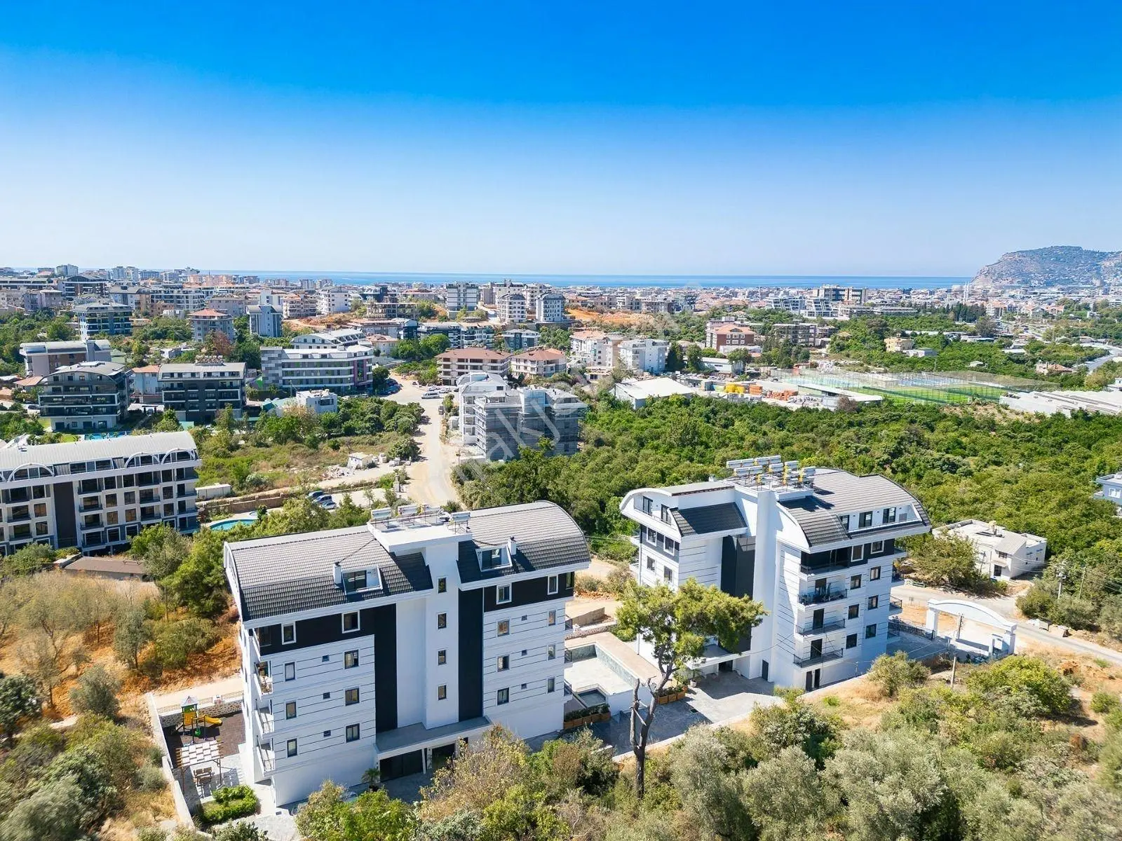 Alanya Oba’da Lüks Sitede Full Manzaralı 3+1 Dubleks Satılık Daire - Görsel 2