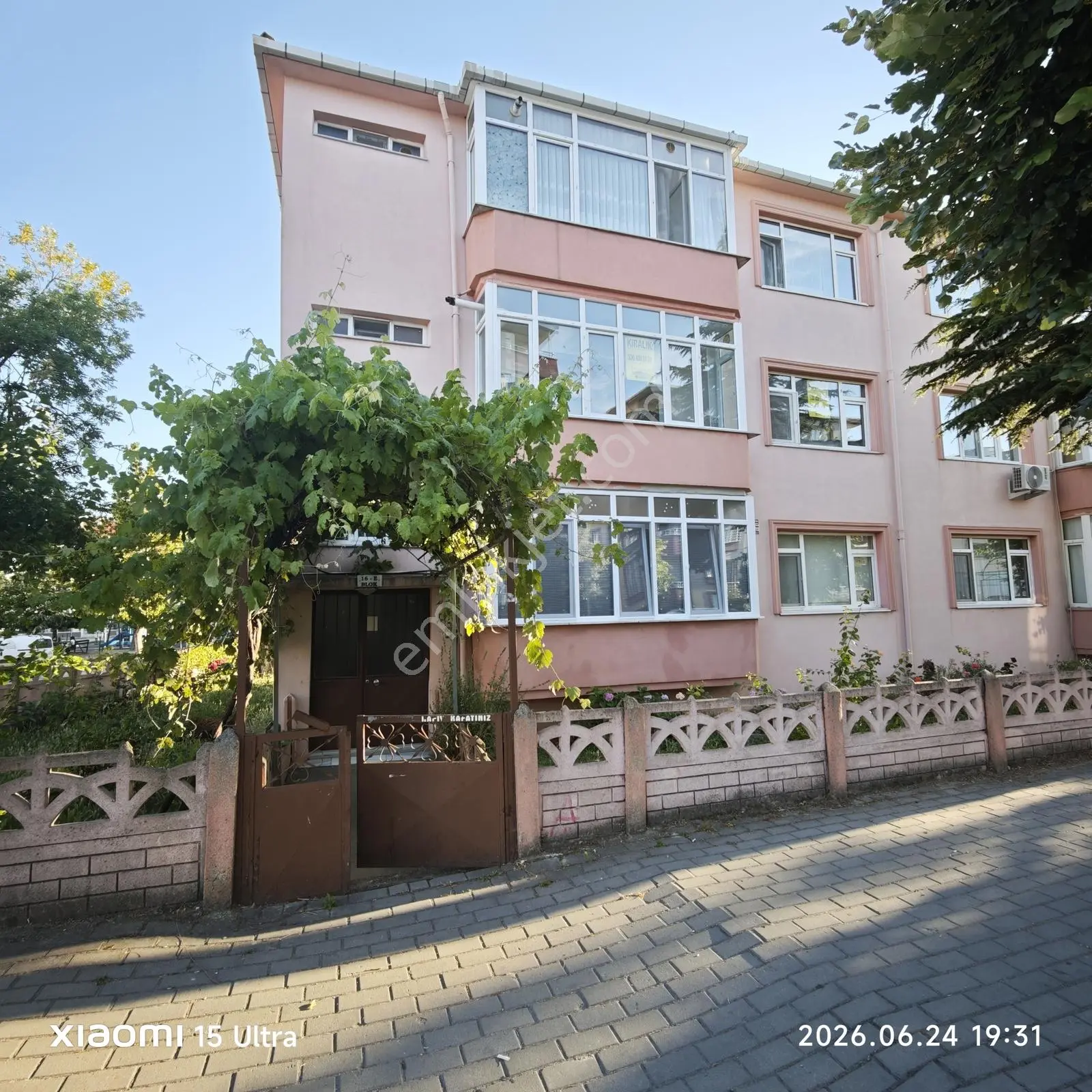 Karaca İbrahim Mahallesi Işıklar Sitesi 3+1 Daire