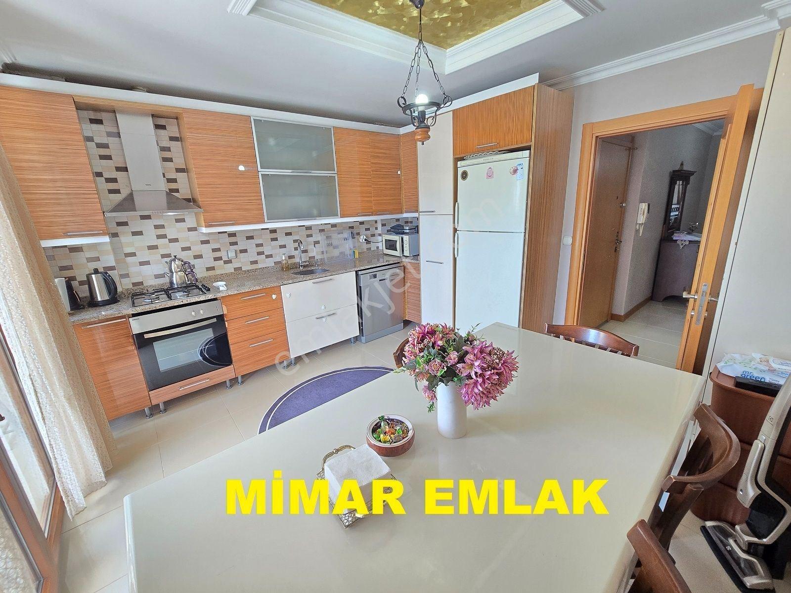 Büyükçekmece Satılık Daire Çok Feraf Bakımlı Masrafsız 3+1=150m2