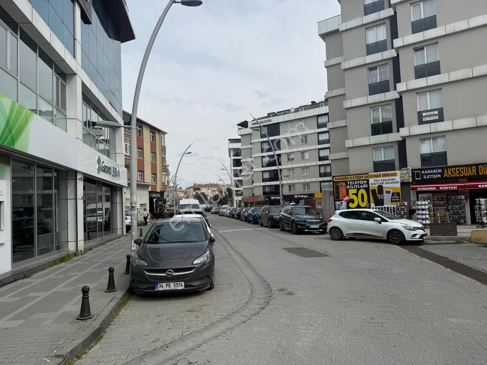 Büyükçekmece E-5 Cephe Kiralık Dekorasyonlu Ofis - 300 M2 - Görsel 28