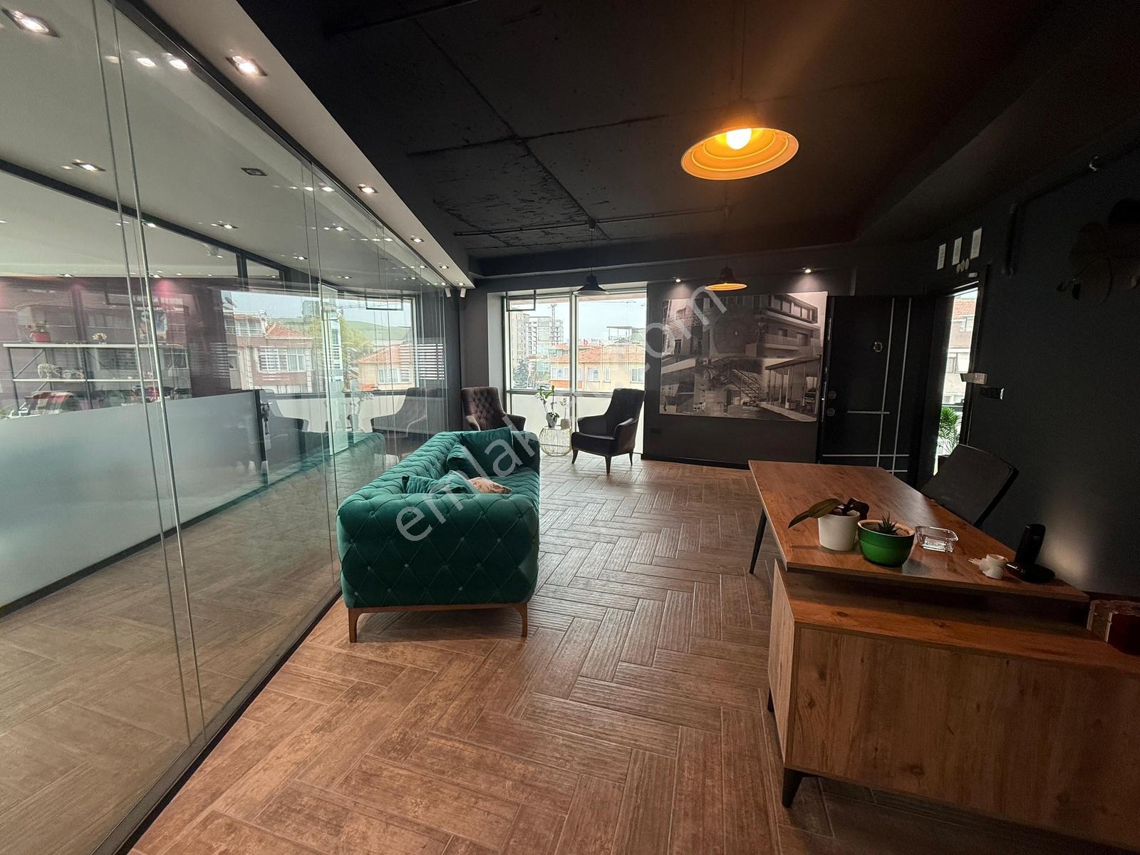 Büyükçekmece E-5 Cephe Kiralık Dekorasyonlu Ofis - 300 M2 - Görsel 11
