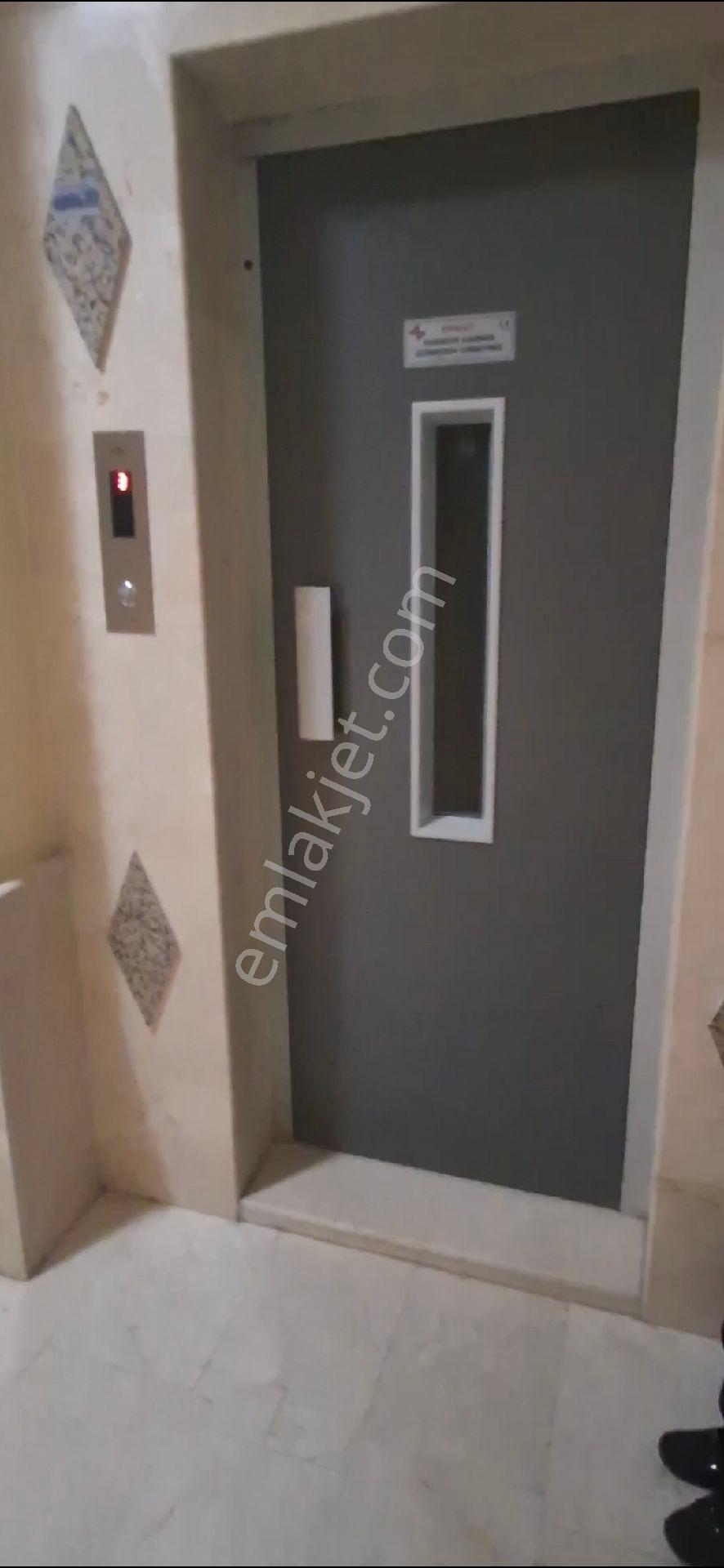 Aksaray Taşpazar Mahallesi Kafeler Caddesine Komşu 3+1 Satılık Daire - Görsel 2