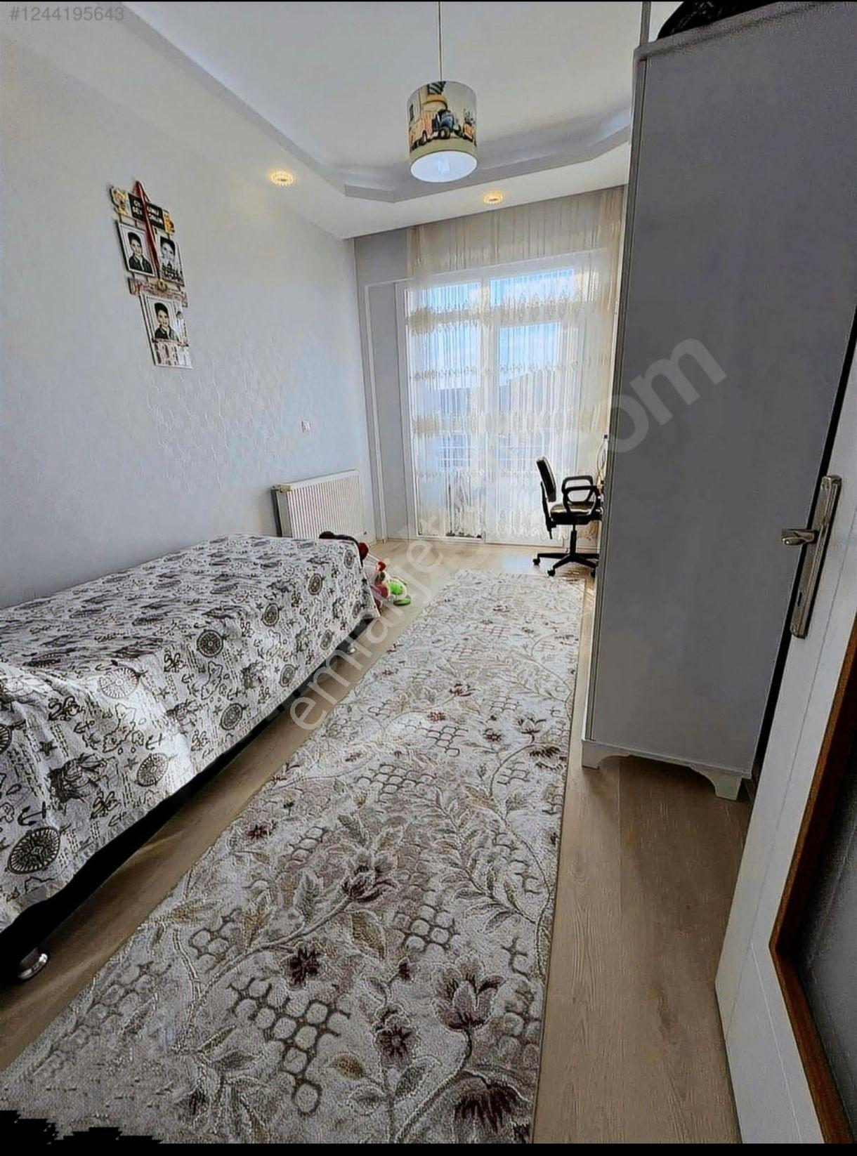 Sahibinden Merkezi Konumda Yeni Köy Garaji Civarinda Lüks Full Yapılı 4+1 Daire - Görsel 8