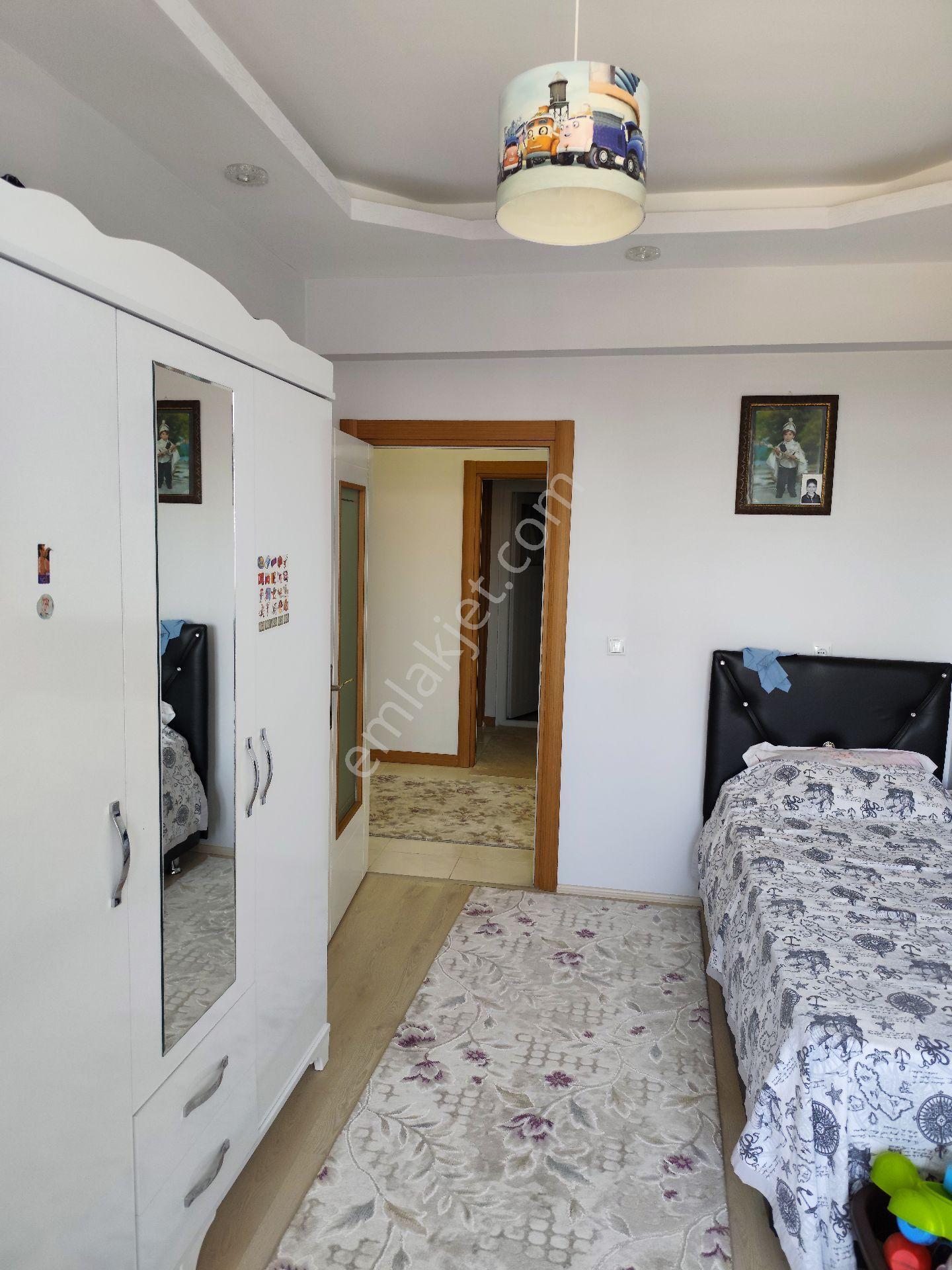 Sahibinden Merkezi Konumda Yeni Köy Garaji Civarinda Lüks Full Yapılı 4+1 Daire - Görsel 21