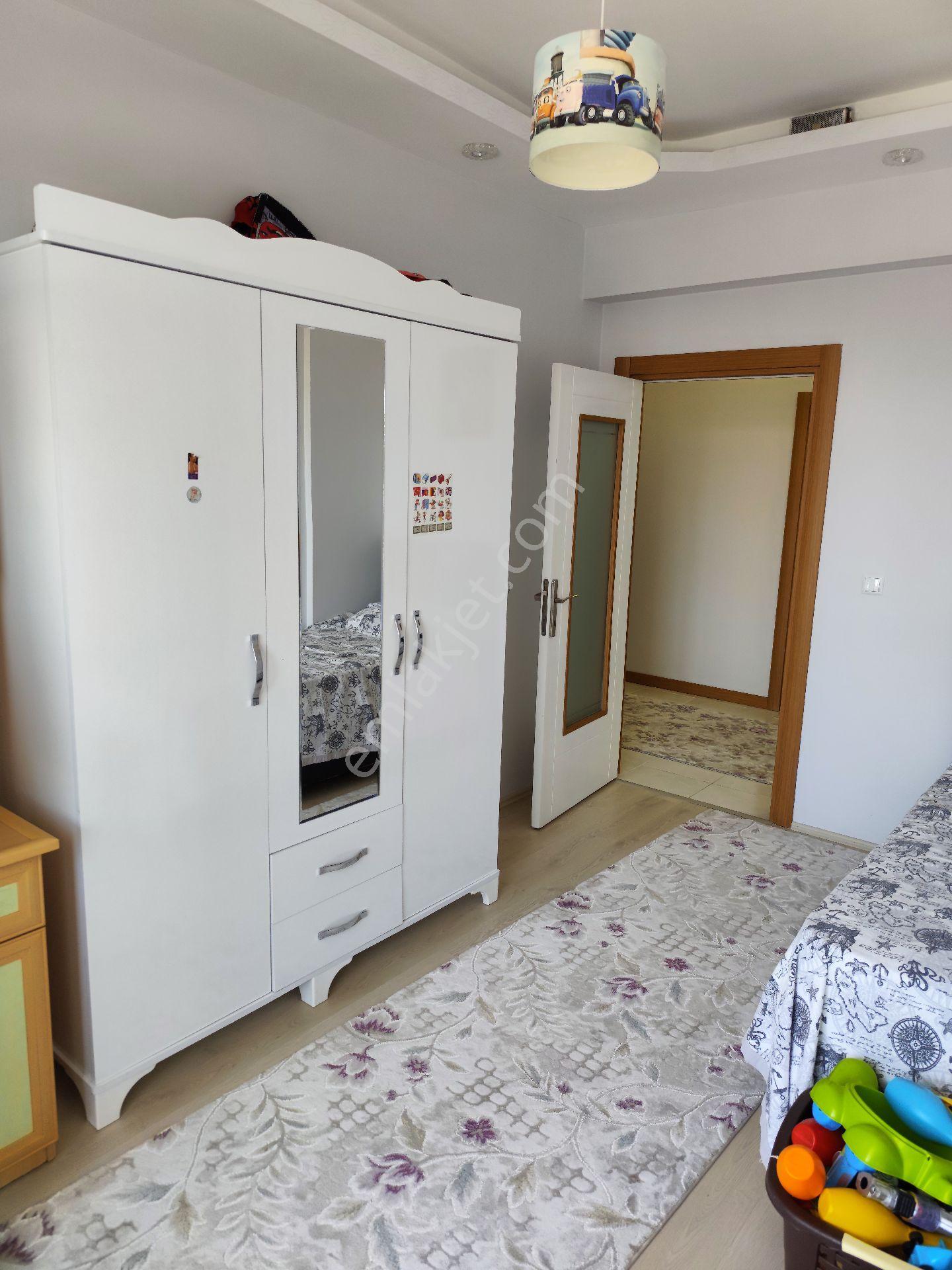 Sahibinden Merkezi Konumda Yeni Köy Garaji Civarinda Lüks Full Yapılı 4+1 Daire - Görsel 22