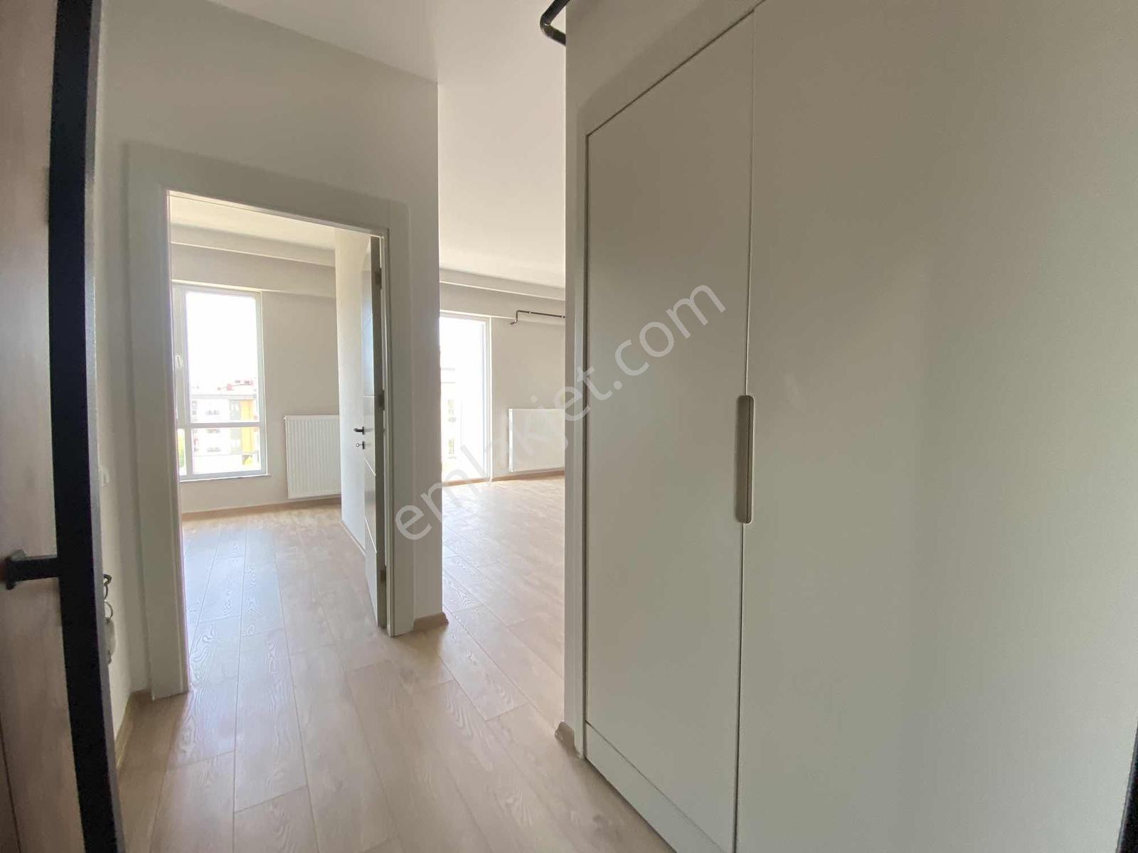 Bahadır'dan Cumhuriyet 1+1 Site 52m2 Şehir Hast-üniversite - Görsel 22