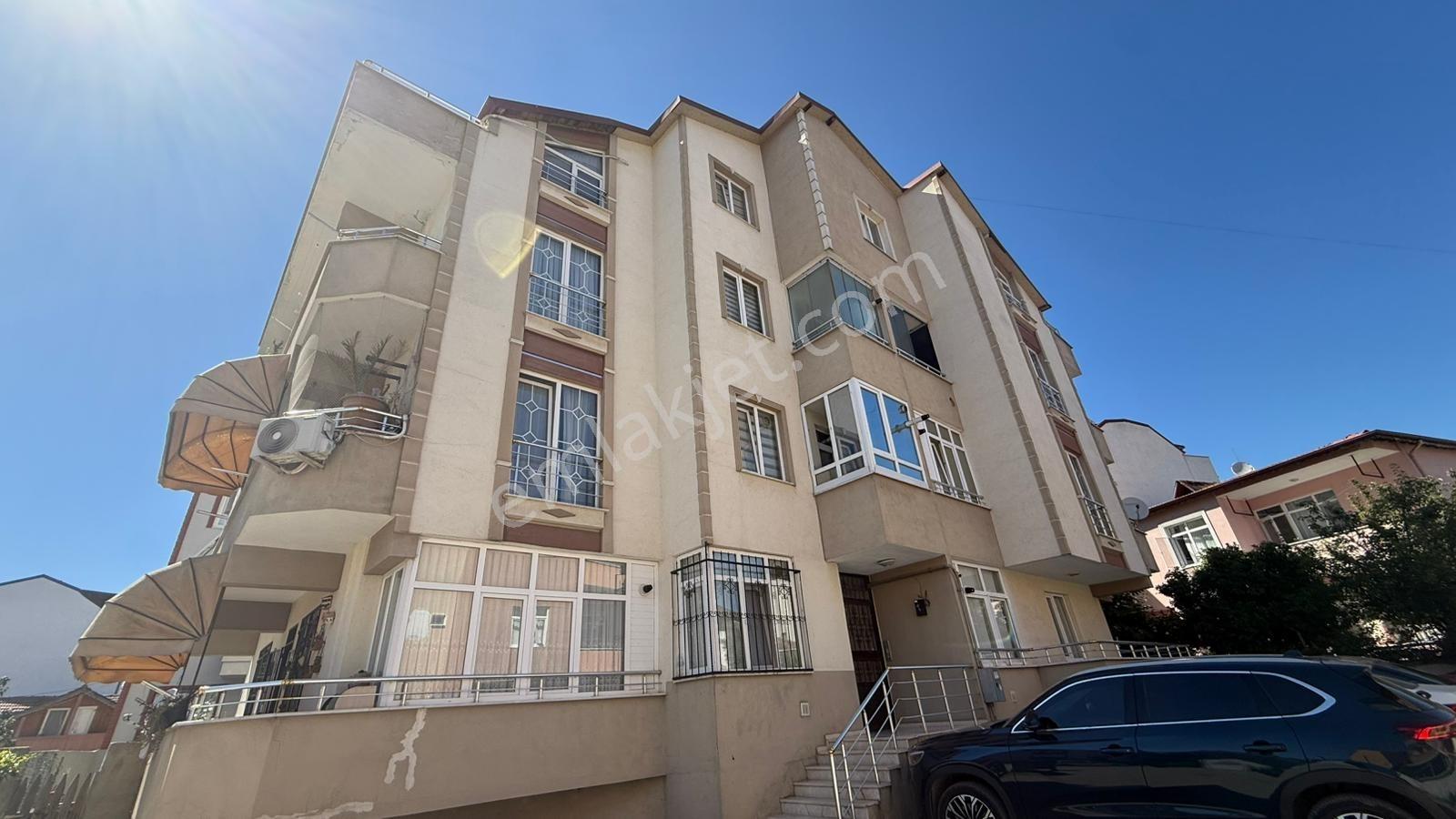Tarcanlardan Derince Sırrıpaşa Mahallesinde 4+1 Satılık Daire