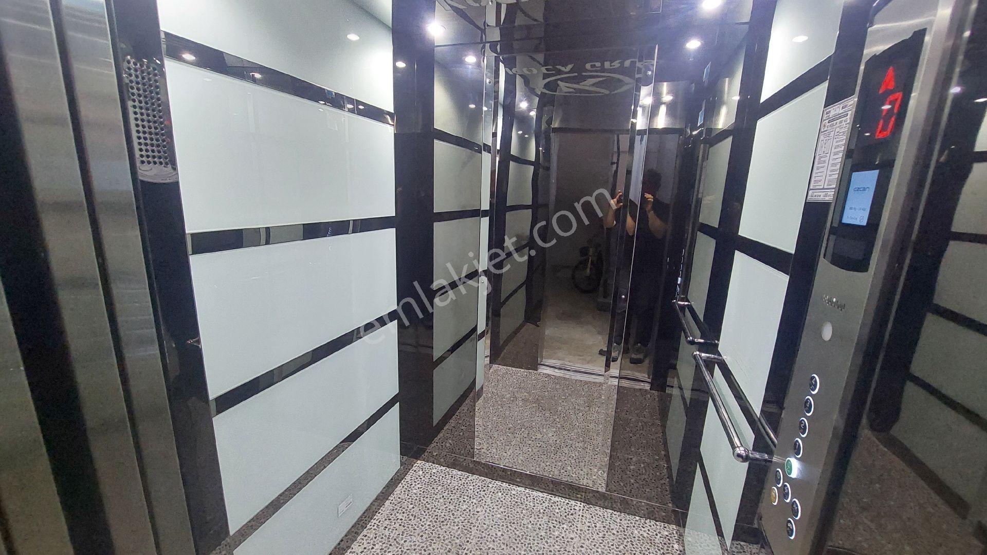 Kuşadası Değirmendere De Havuzlu Sitede Yerden Isıtmalı Kiralık 3+1 150 Daire - Görsel 11
