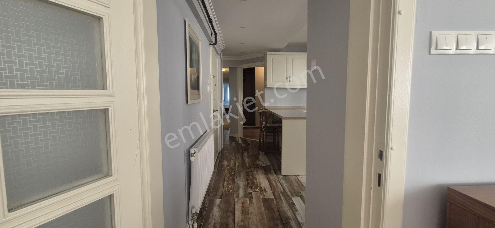 Alsancak Merkezi Konumda, 3+1 Kiralık Eşyalı Daire - Görsel 18