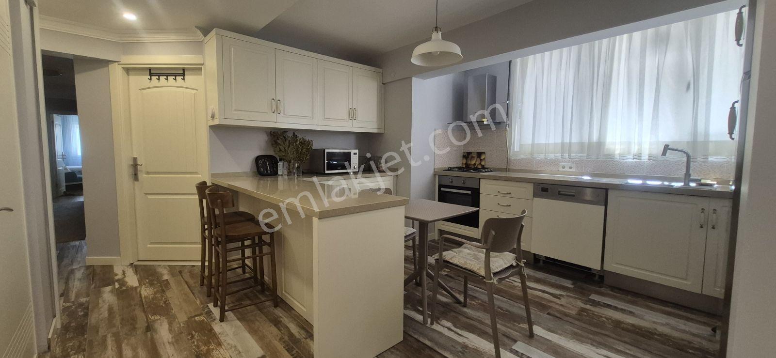 Alsancak'ta Merkezi, Modern Eşyalı 3+1 Kiralık Daire - Görsel 23