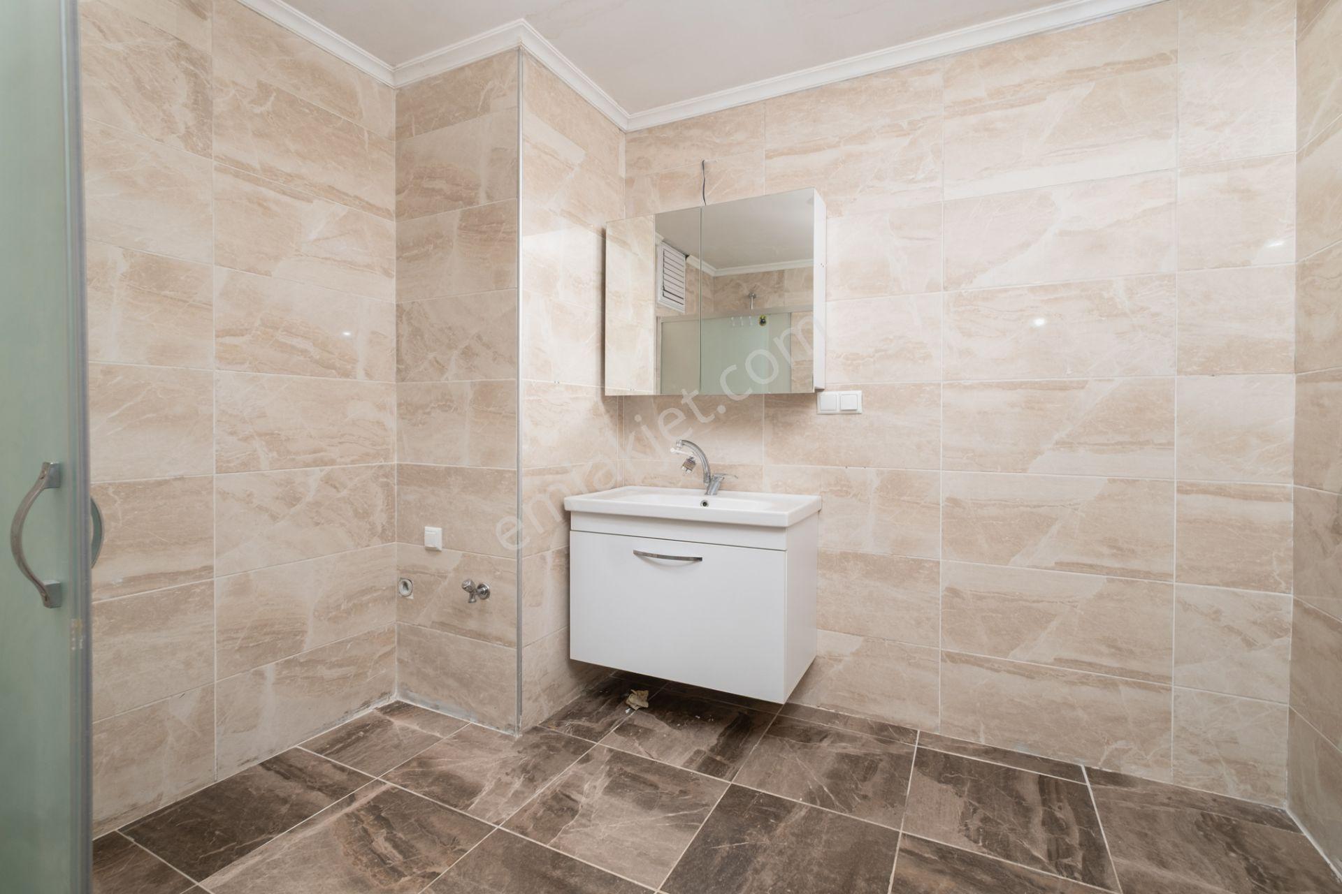 Remax Area’dan Gazi Caddesinde, Fırsat Fiyata, Yenilenmiş, Lüks Daire - Görsel 26