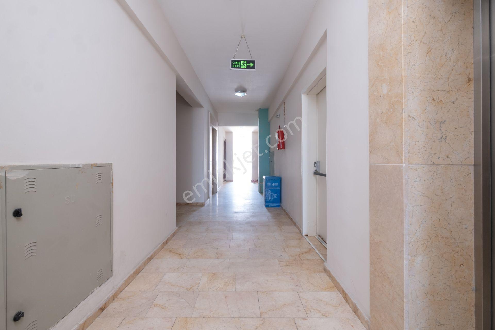 Remax Area’dan Gazi Caddesinde, Fırsat Fiyata, Yenilenmiş, Lüks Daire - Görsel 31