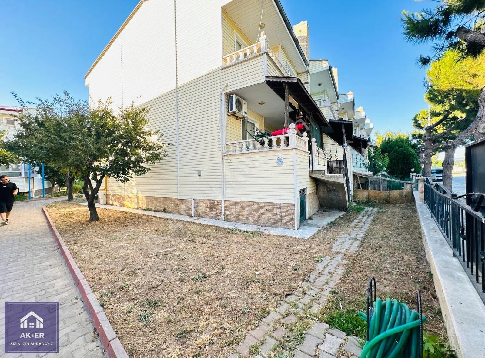 Edremit Hamidiye De 5+1 Satılık Köşe Villa - Görsel 15