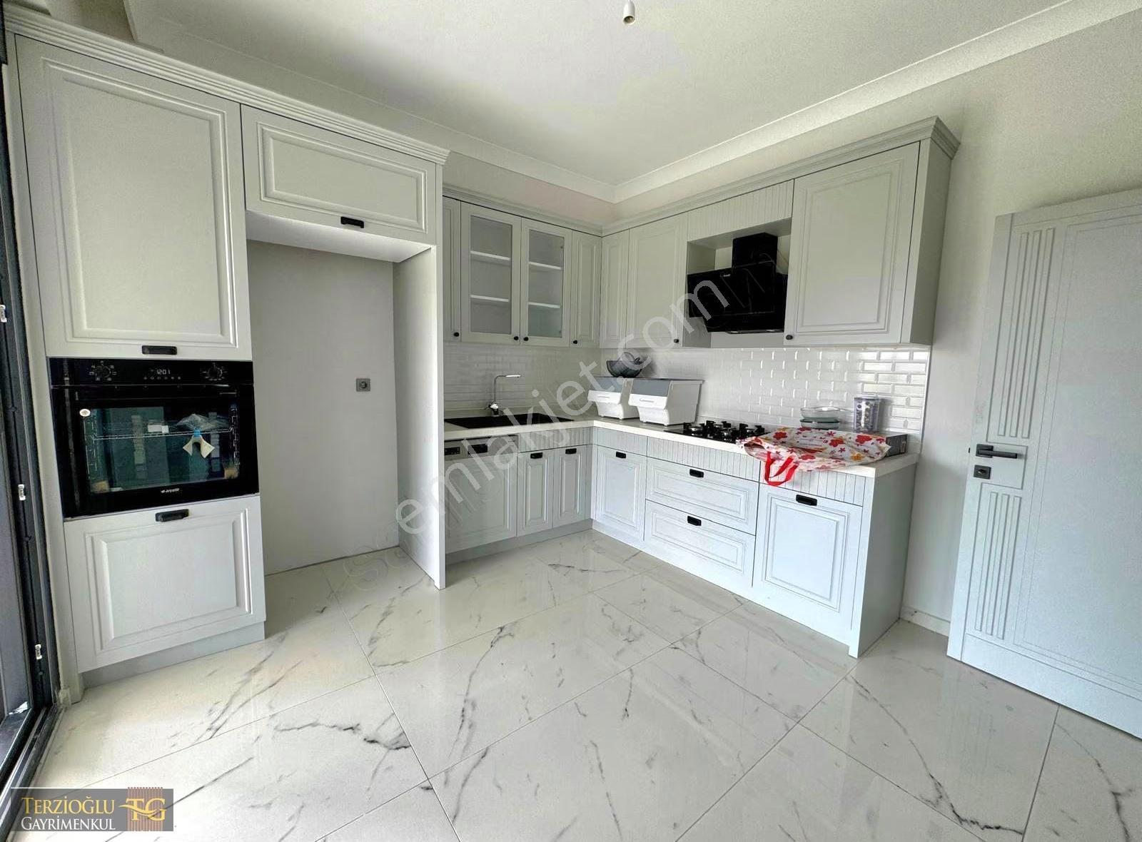 Terzioğlundan Gürede Havuzlu Sitede Denize 300 Mt 5+1 Lüks Villa - Görsel 26