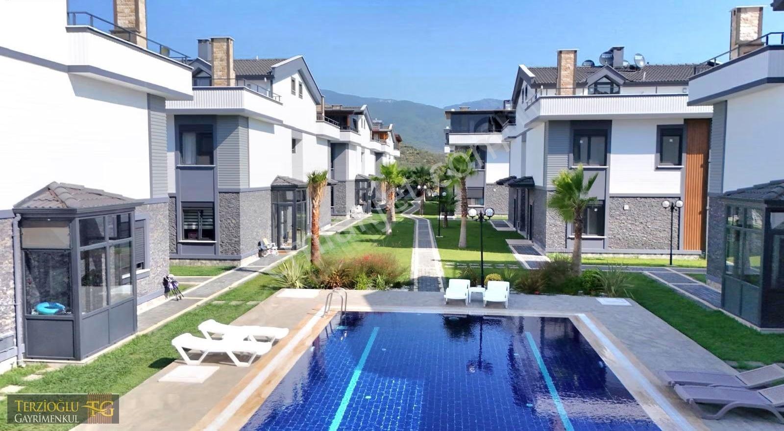 Terzioğlundan Gürede Havuzlu Sitede Denize 300 Mt 5+1 Lüks Villa - Görsel 32