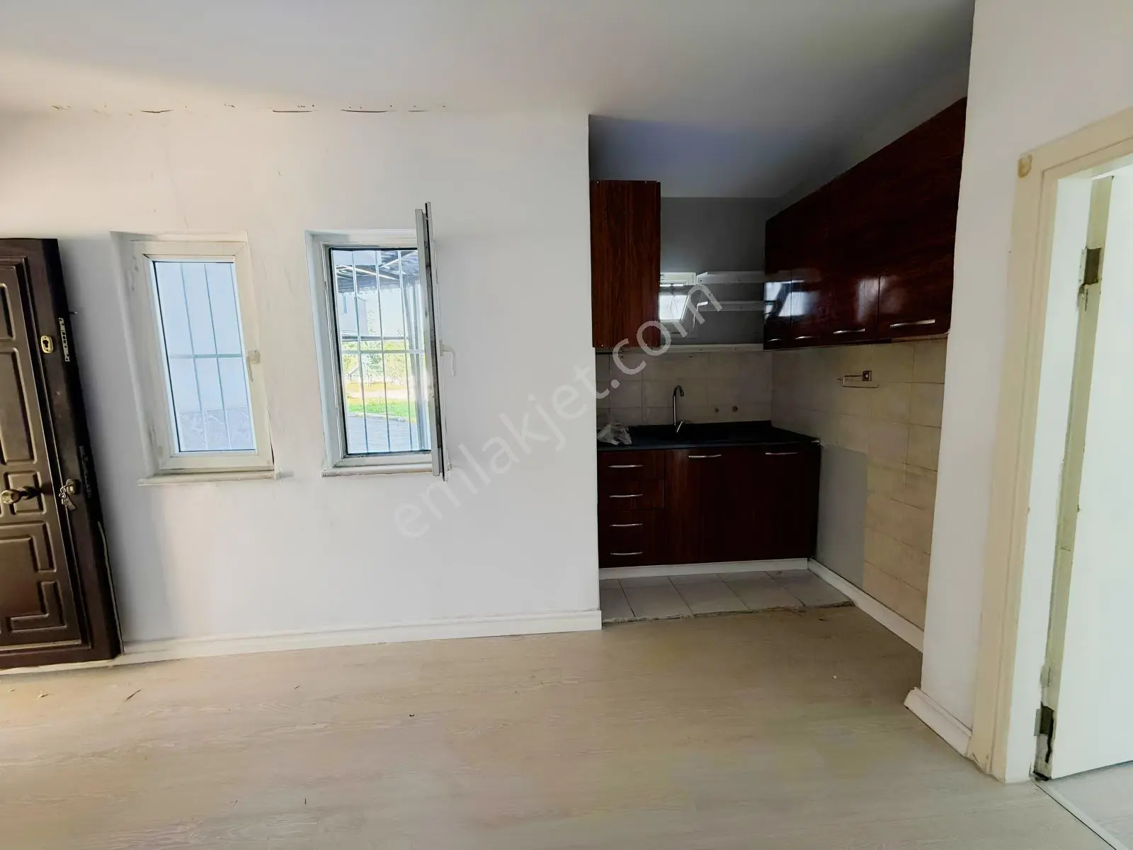 Merkezi Konumda 1+1 Kiralık Daire 30 M² - Görsel 5