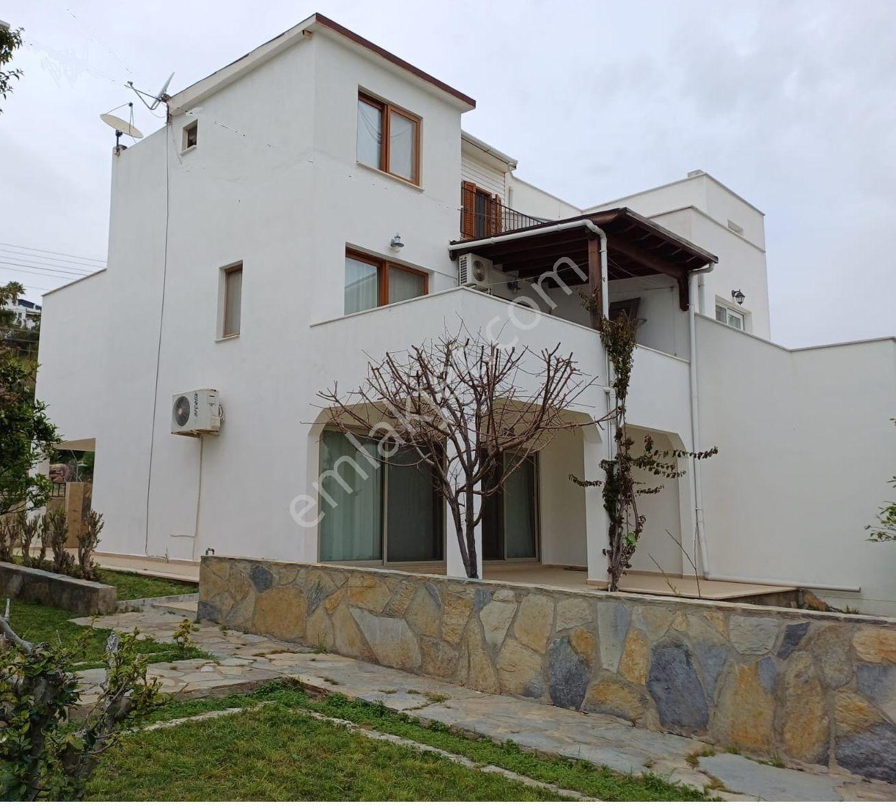 Yahşi Kartur Sitesinde Plajlı Bahçeli Bakımlı Full Eşyalı 4+1