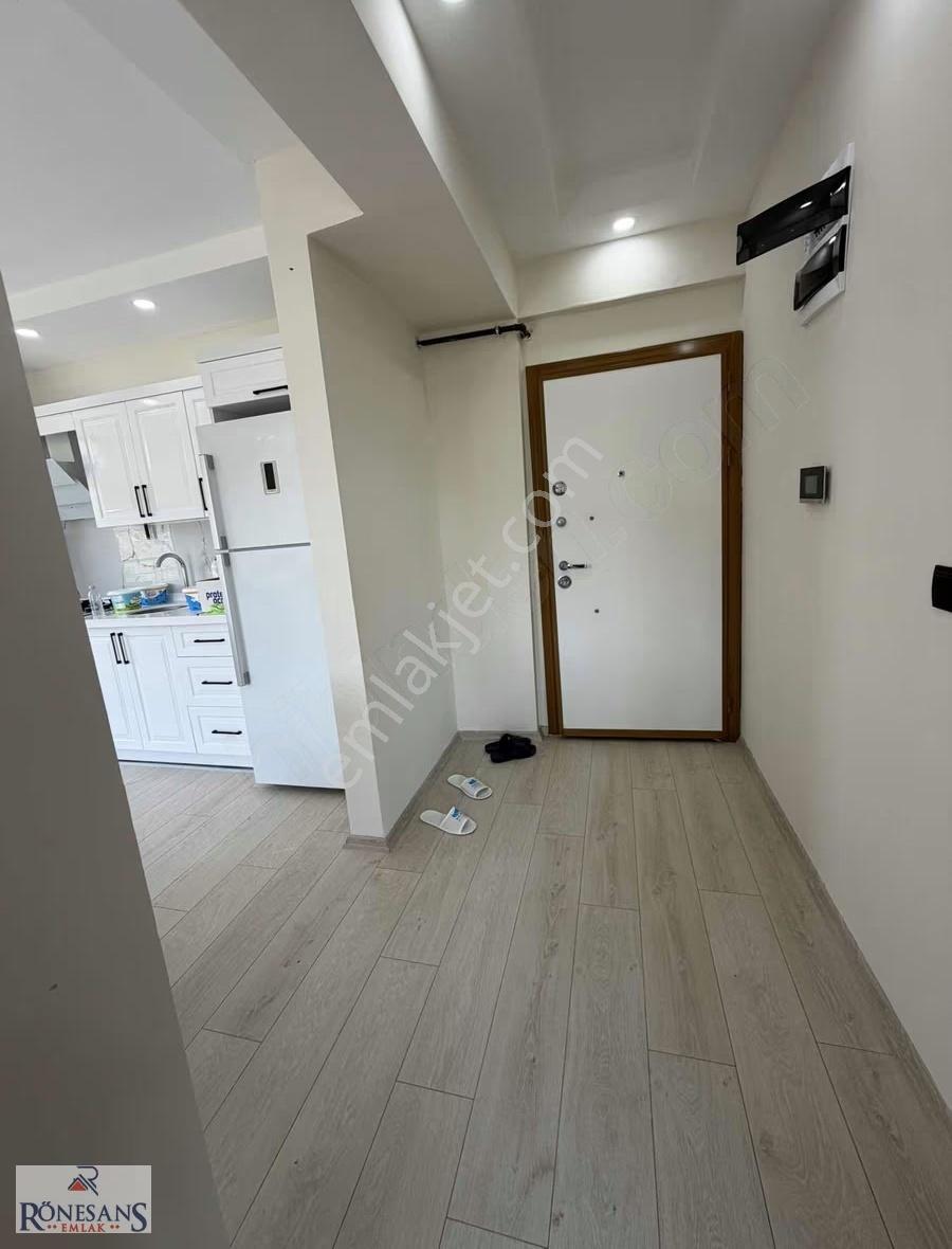 Rönesans Emlak'tan Eşyalı Ulaşıma Yakın Kiralık 1+1 - Görsel 10