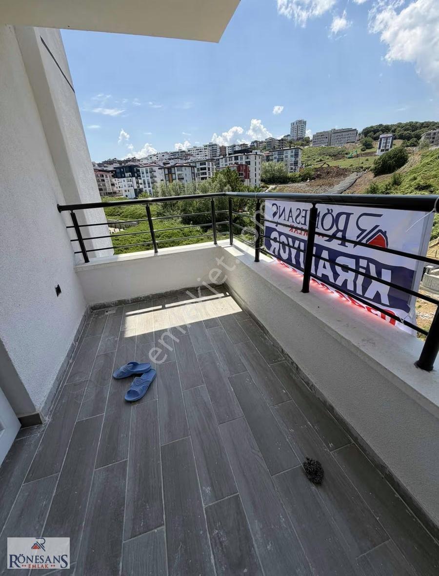 Rönesans Emlak'tan Eşyalı Ulaşıma Yakın Kiralık 1+1 - Görsel 8