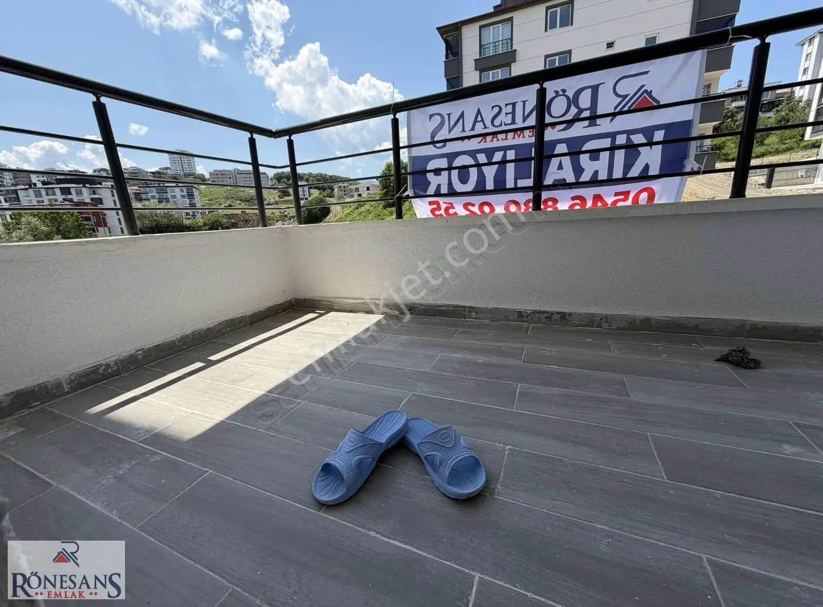 Rönesans Emlak'tan Eşyalı Ulaşıma Yakın Kiralık 1+1 - Görsel 4