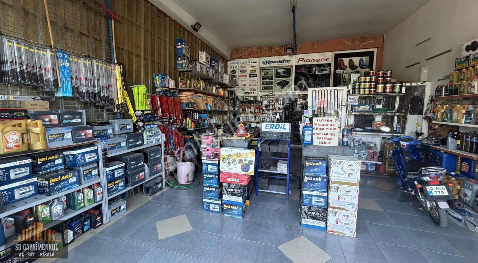 Ayvalık Sanayide Devren Kiralık Aksesuar Dükkanı - Görsel 19