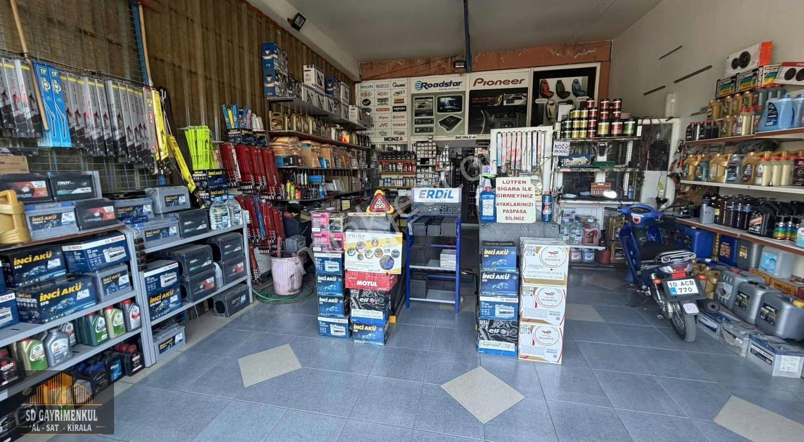 Ayvalık Sanayide Devren Kiralık Aksesuar Dükkanı - Görsel 14